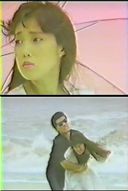 (없음) 《옛날 영화》해변에 서 있는 여자가 선글라스 차림의 남자에게 습격당해, 목욕탕에서 아소코를 철저하게 농락당해 야한 기분을 안겨 준다.